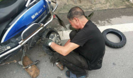 电动车后轮胎更换视频,电动自行车后轮胎更换全流程教学